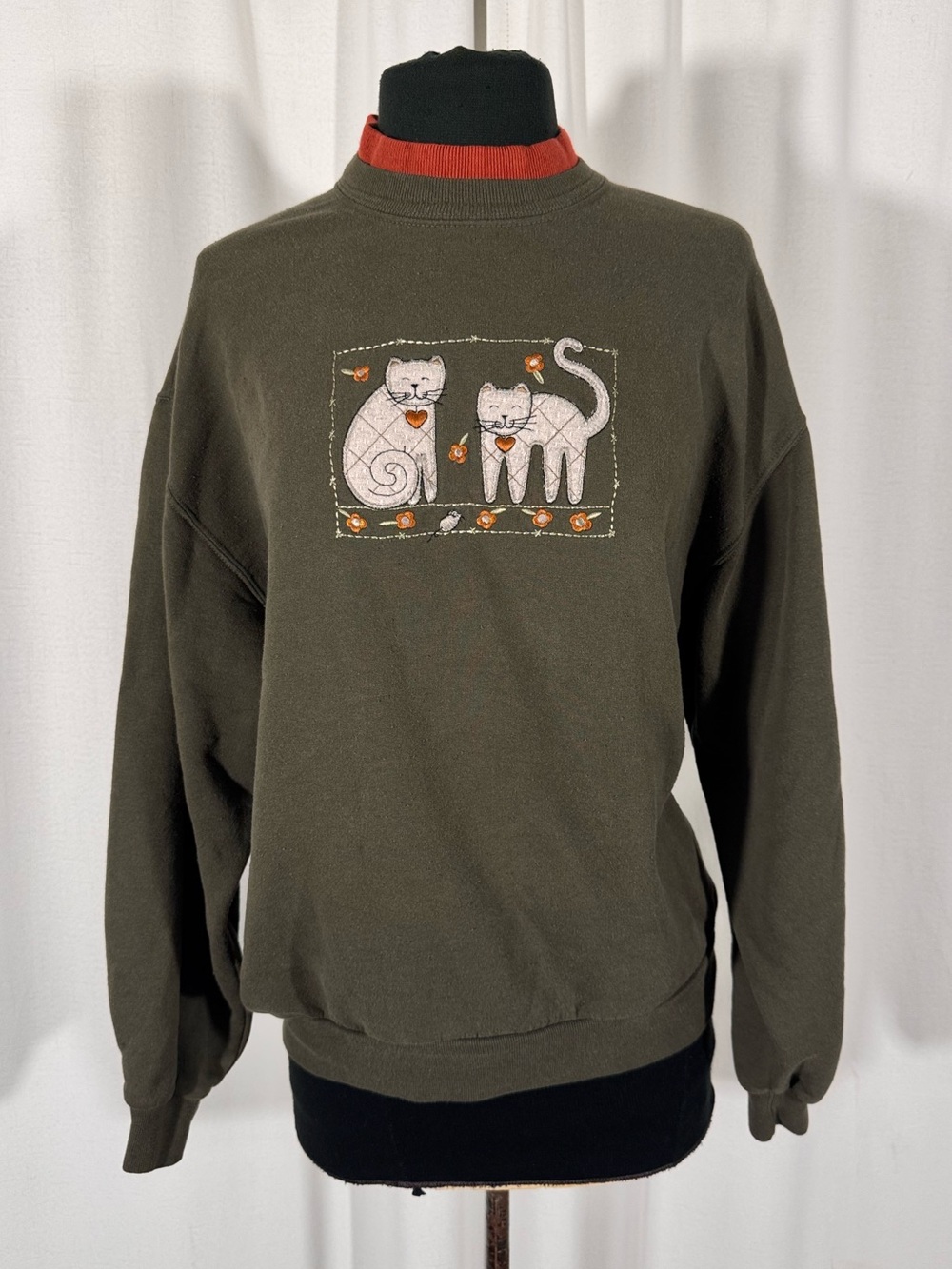 Vintage Day Breeze Embroidered Cat Crewneck Sweatshirt